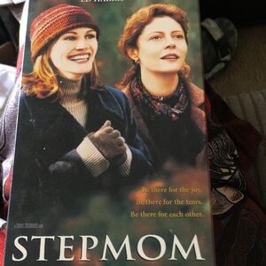 Columbia Red & Black Stepmom Spine Artwork